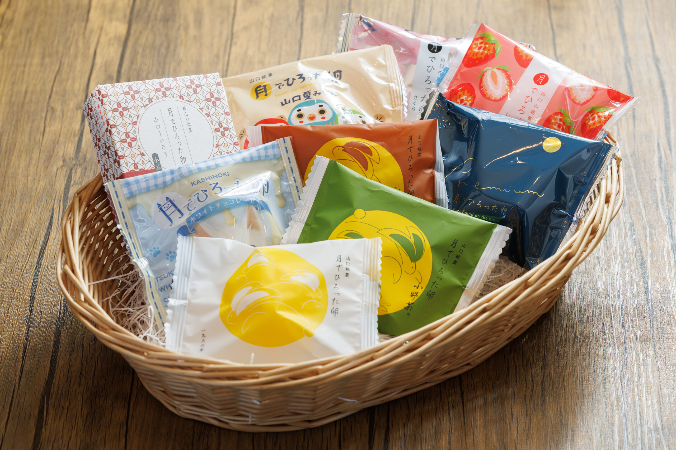 画像：あさひ製菓「月でひろった卵」のお話