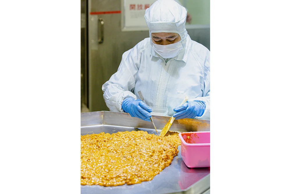 画像：味と品質を保つのに欠かせない職人の感覚